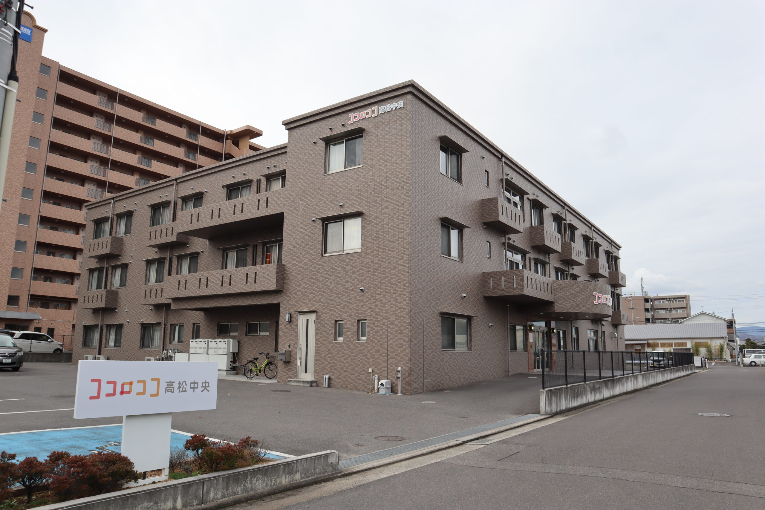 6.住宅型有料老人ホームココロココ高松中央(H23.4　高松市)